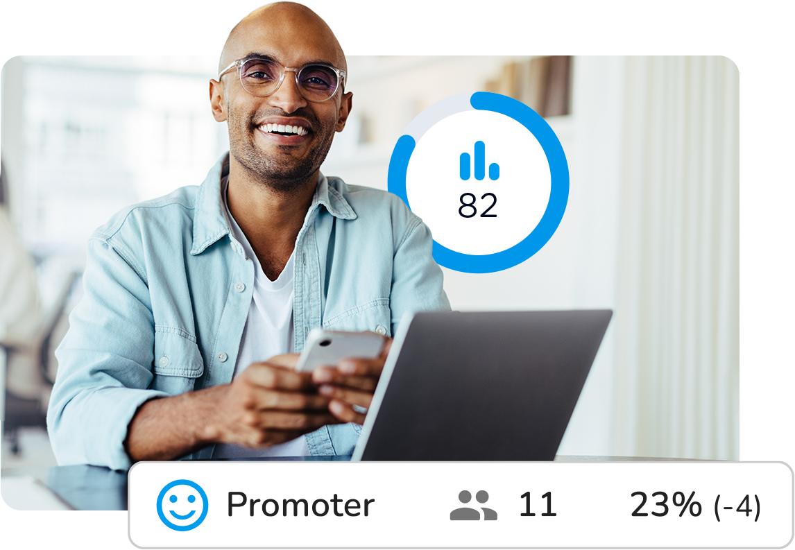 Smilende mand på kontor-4
